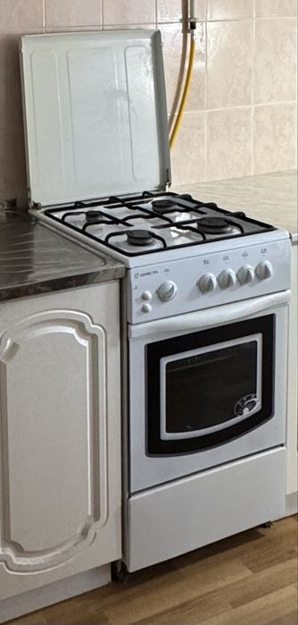 Продам газовую плиту