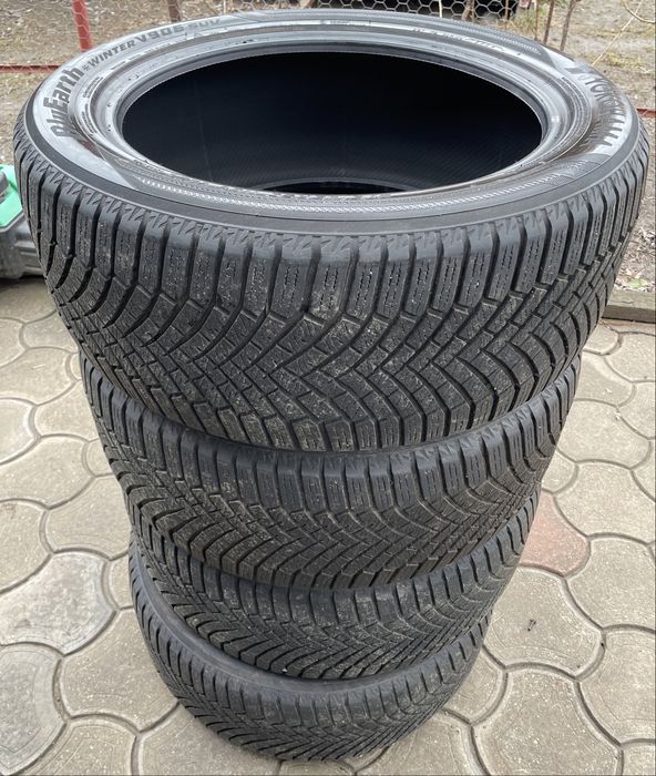 Set anvelope iarnă 275/45/20 Yokohama BluEarth dot 2724