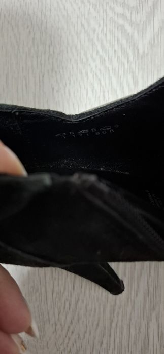 Vând botine piele întoarsă