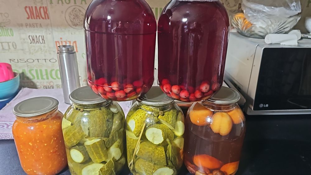 Домашние соления, компоты, салаты