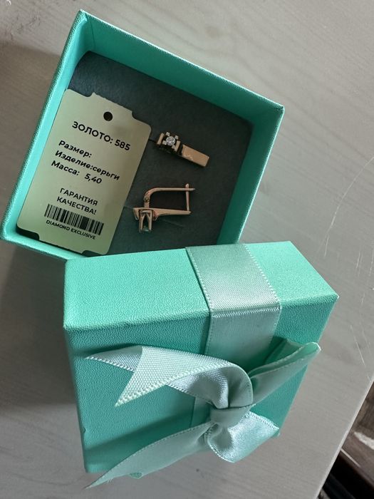 Продам серьги 5.4гр