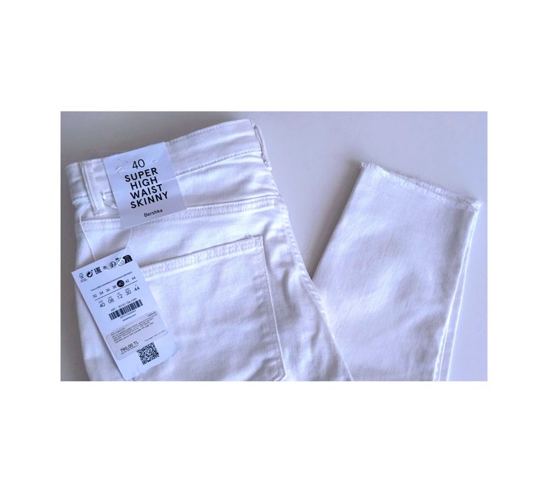 4-Bershka"Белы,Чёрн,Новые