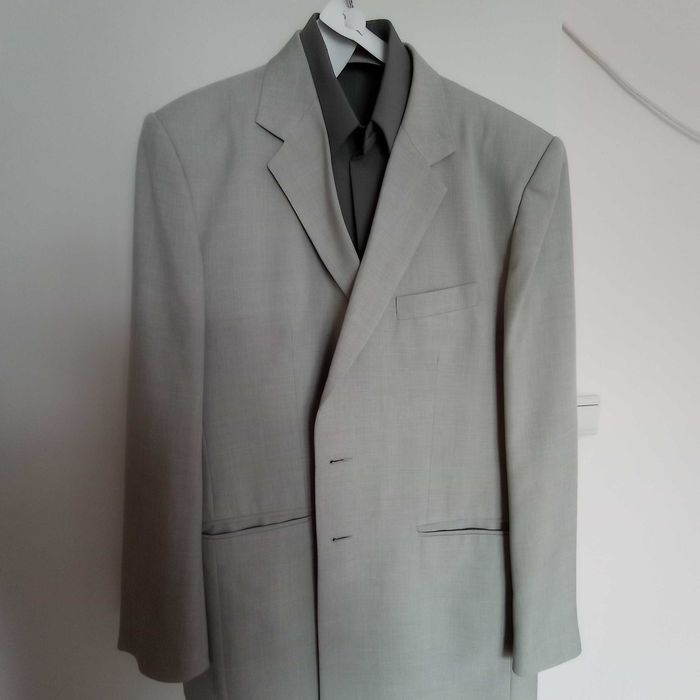 Мъжки костюм с официална риза