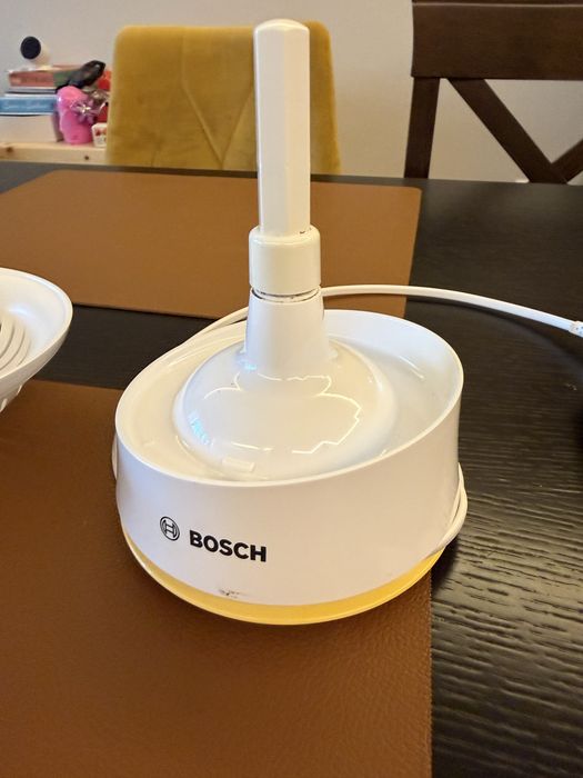 Електрическа цитрус преса Bosch 600 ml – отлично състояние