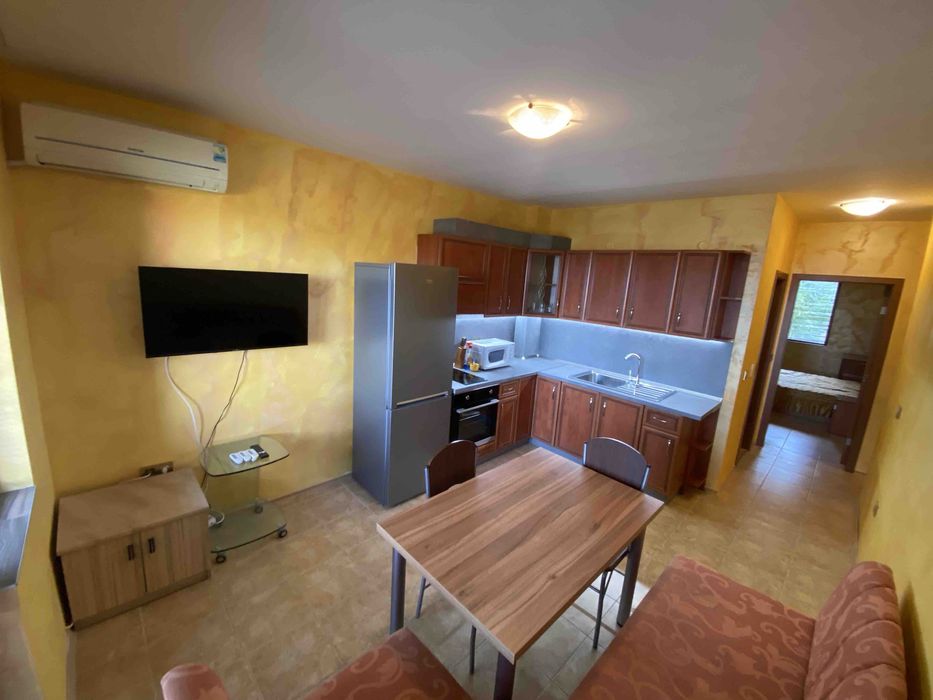 Тристаен под наем Ален мак с паркомясто