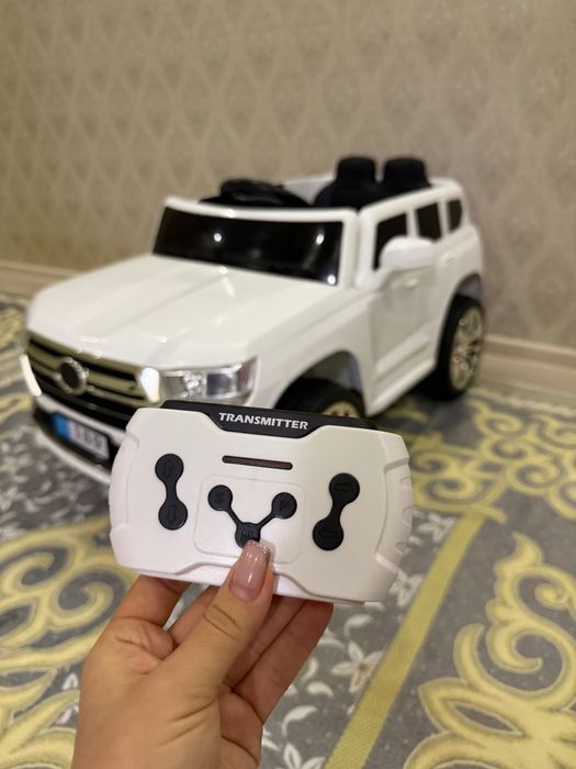 Машина с пультом