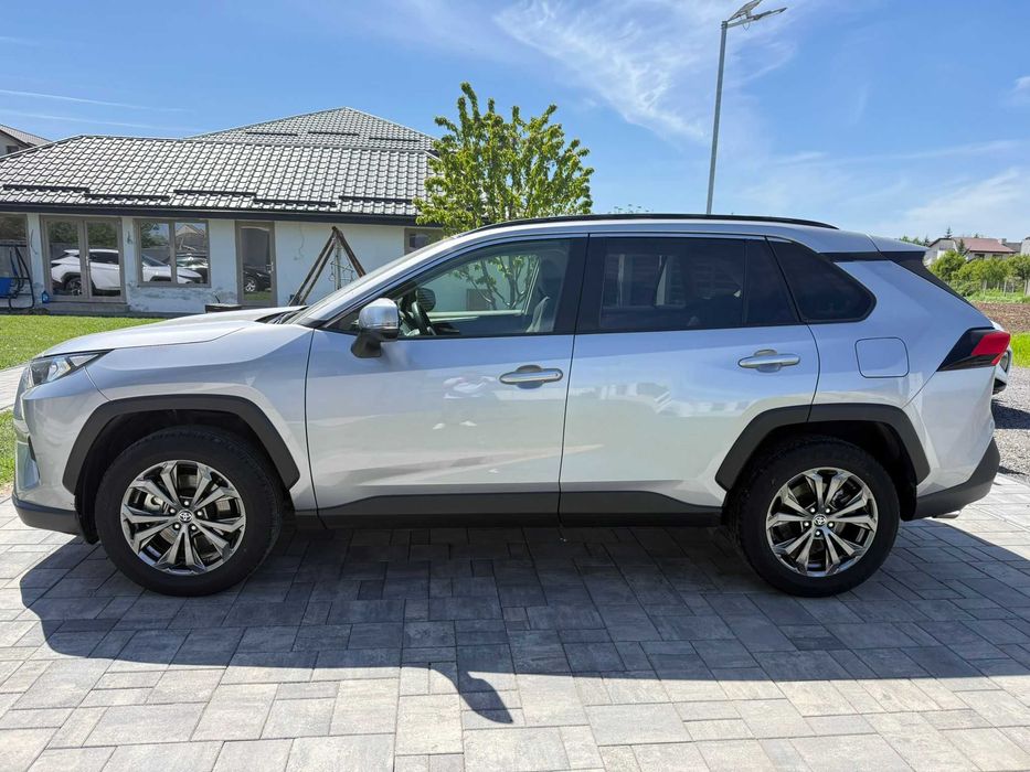 Toyota RAV4 2.5 Hybrid Dynamic 2022 Facelift - Full hibrid - istoric - 80.000km