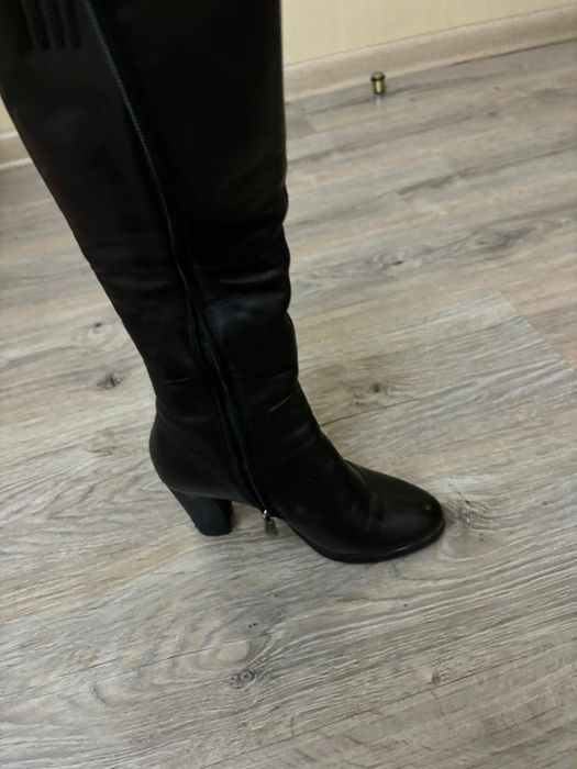 Продам женские сапоги SOPEIA