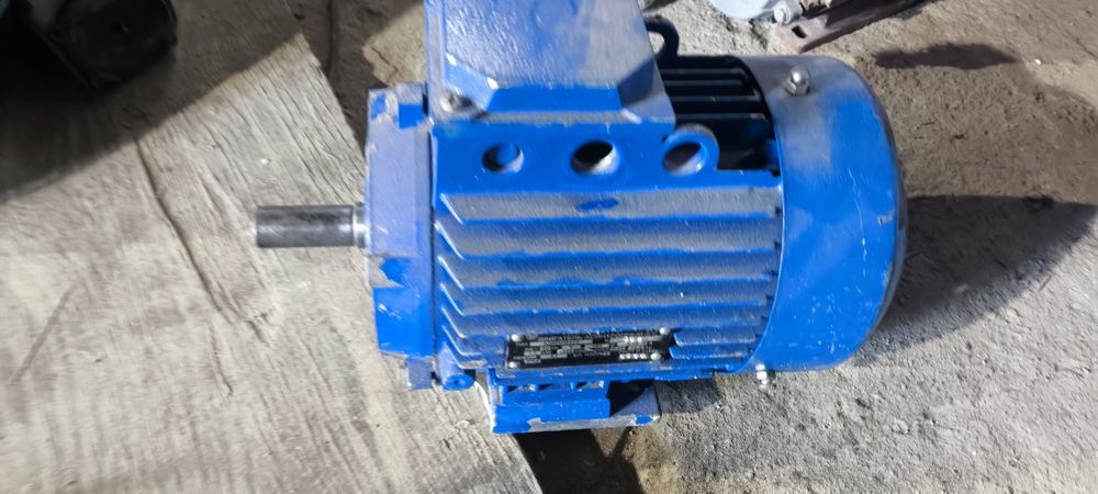 Электродвигатель с редуктором и прочие