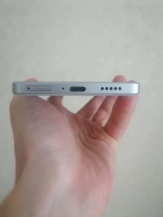 Продам Poco f5 12+4/256GB