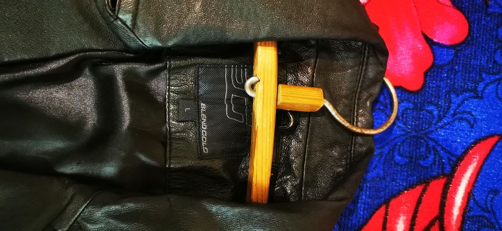 Продам куртки демисезонние