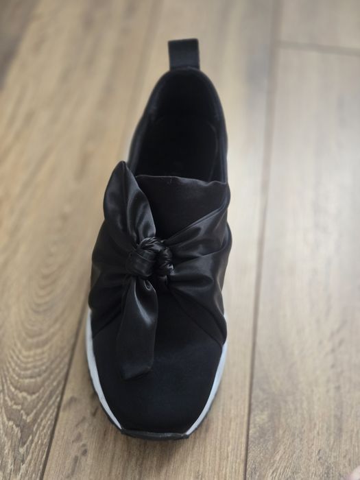 Нови сникърни Firetrap със сатенена панделка