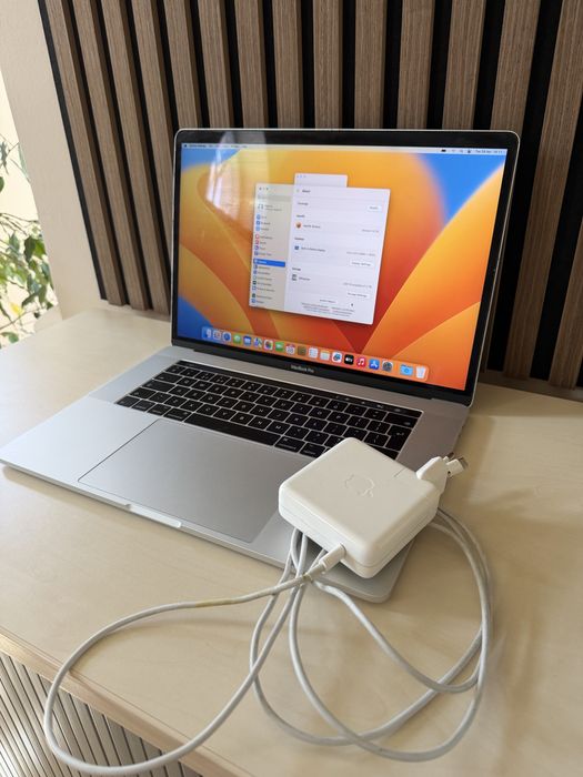 Macbook Pro 2017, 15”