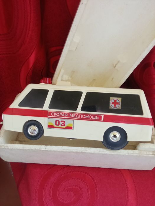 Машина ( скорая помощь ) СССР