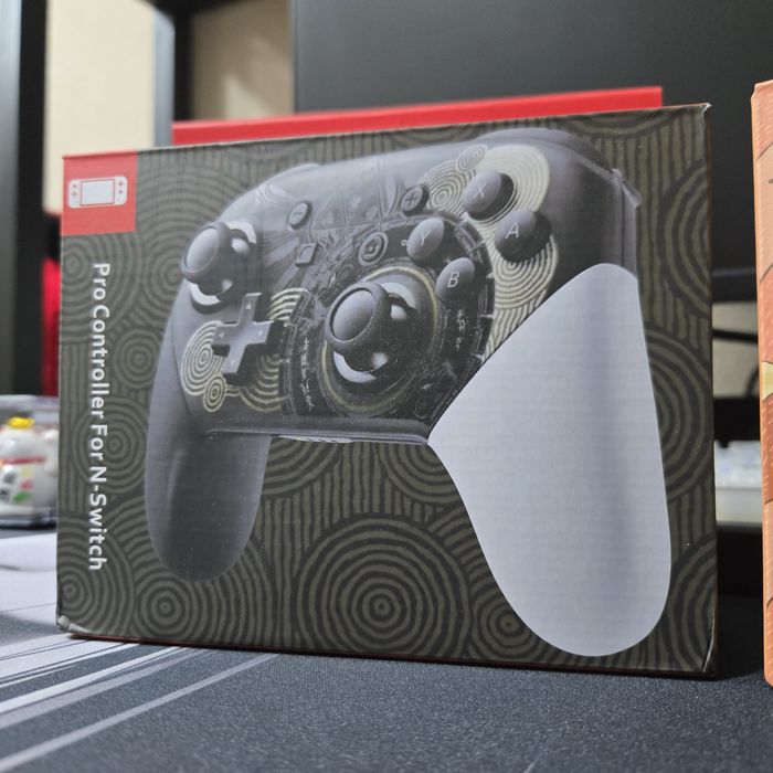 Nintendo Switch Pro Controller - New (Zelda)