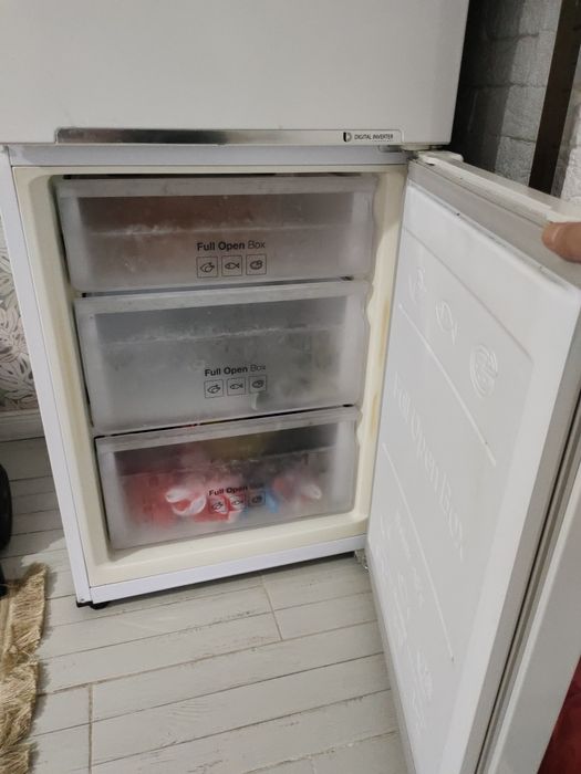 Холодильник б/у,в отличном состоянии