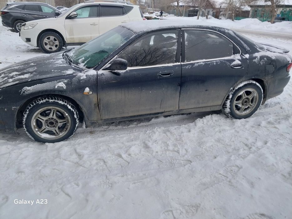 Машина мазда 626 кронос ,автомат