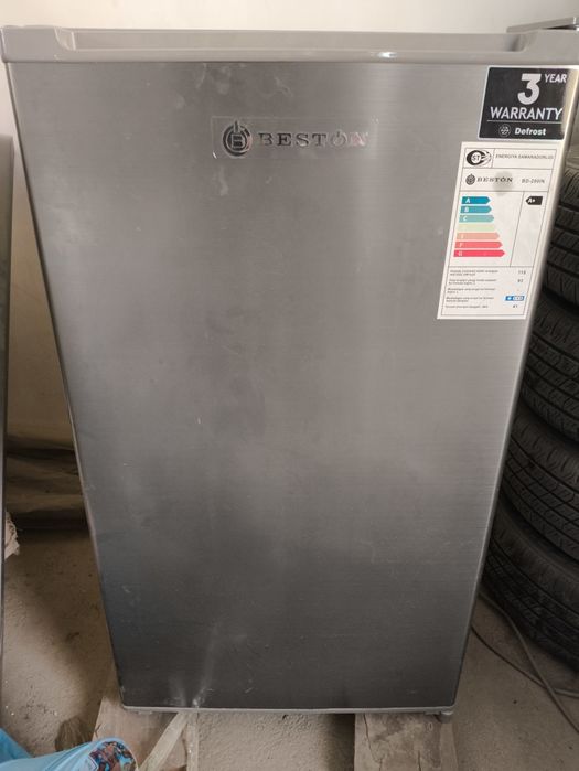 Beston холодильник в отличном состоянии.