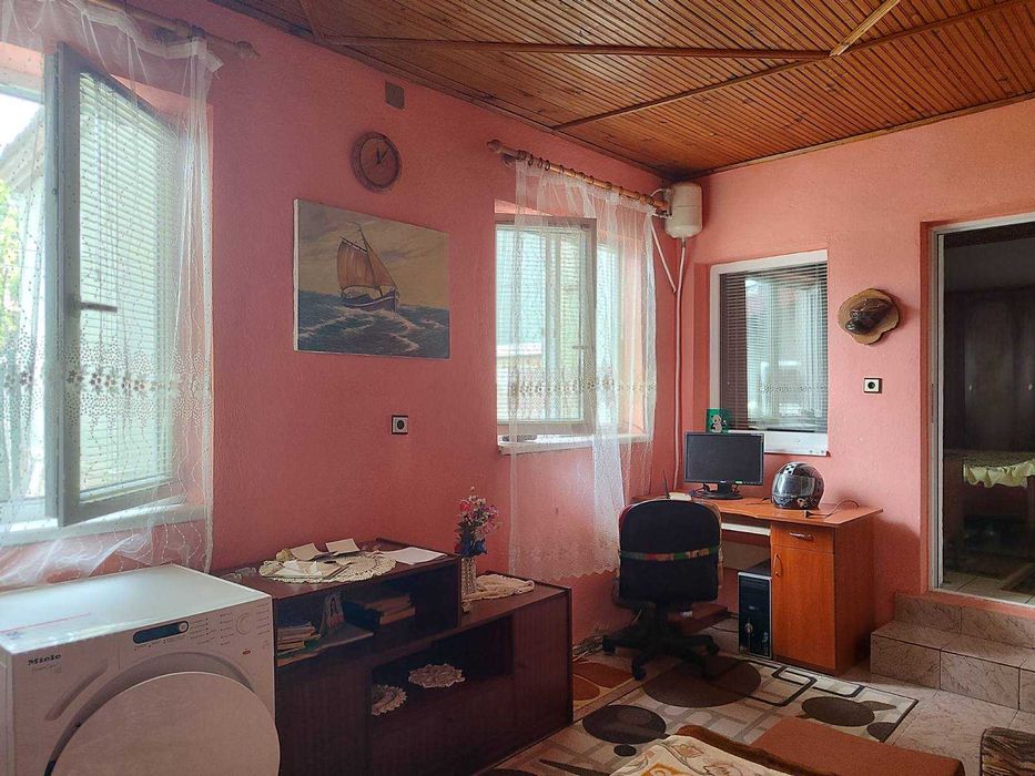 Къща около градски парк Добрич