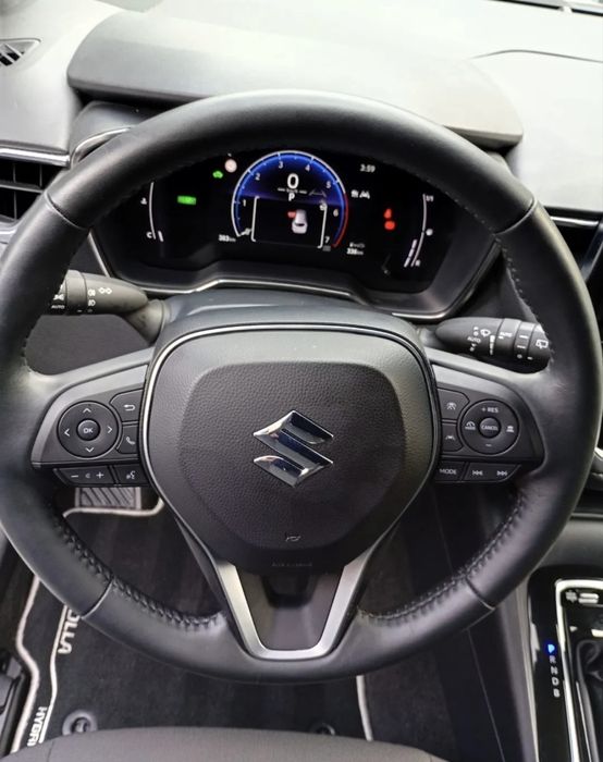 Suzuki Swace 1.8 Hybrid Toyota Corolla 1:1