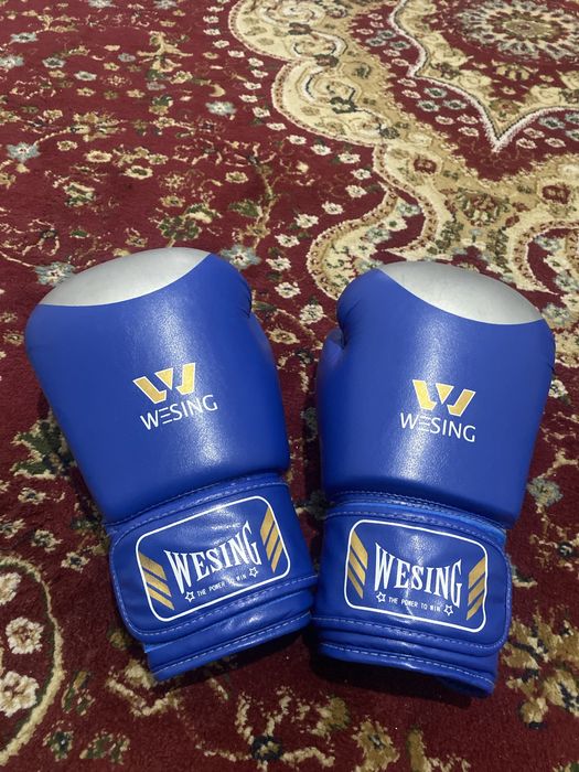 Боксерские перчатки