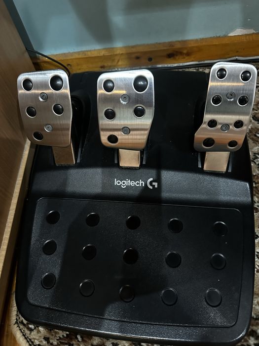 Logitech G29 волан + скоростен лост
