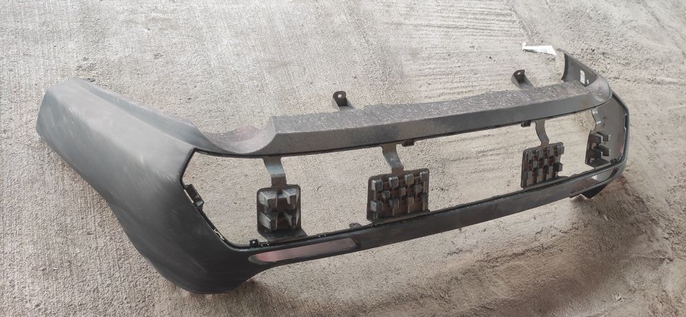 Бампер на тоета Рав 4 2020