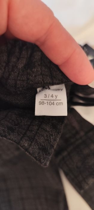 Pantaloni si camasa ,cu bretele si papion