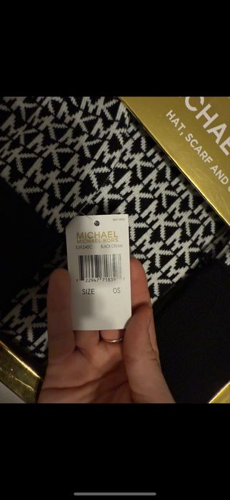 Set Michael Kors original cu Fes, Fular si Manusi, Nou, cadou perfect