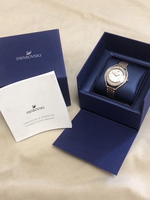 Часы Swarovski