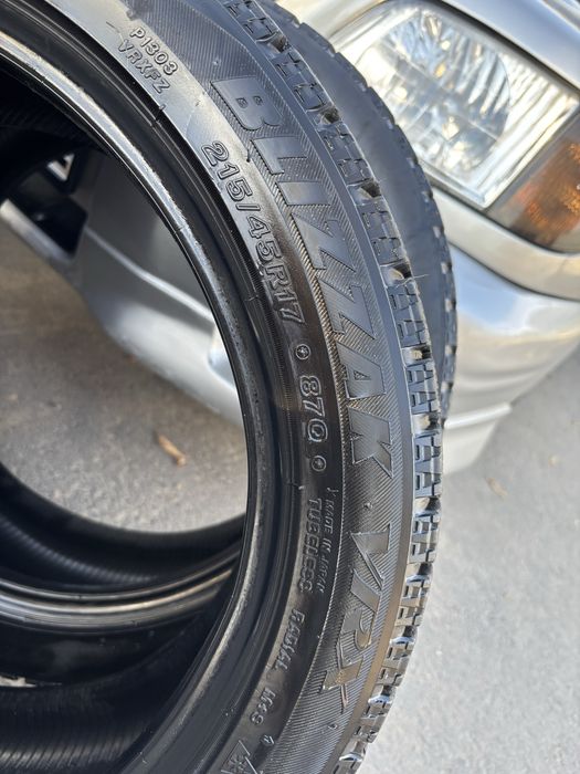 Продам резину 215/45/17