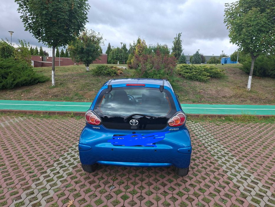 Toyota Aygo 1.0 Automată – 2010 – 95.500 km – Albastru metalizat