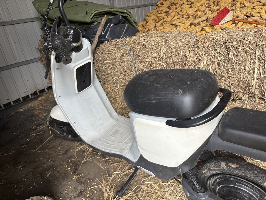 Vand sau schimb Scuter electric 500 w 20ah