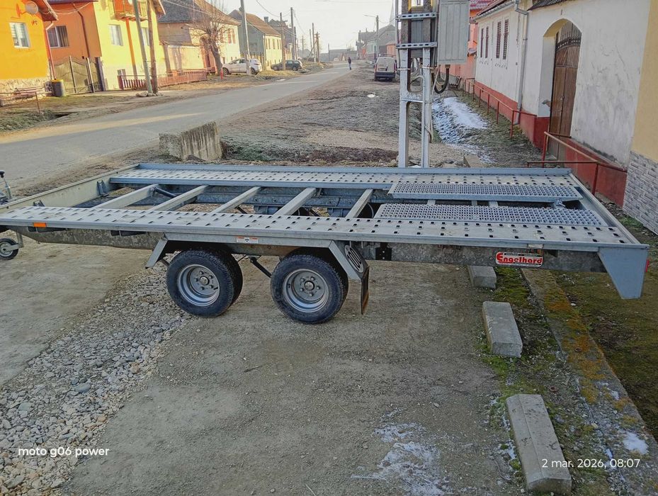 Remorca/ platformă auto de vânzare .