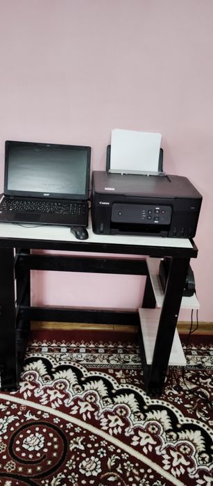 Ноутбук принтер термопринтер компьютерный стол