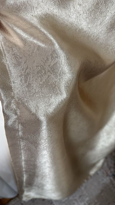 Шторы цвет золота