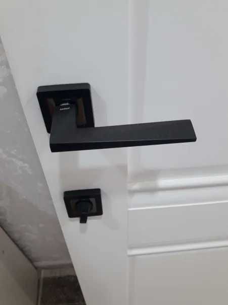 продам дверь цвет белый