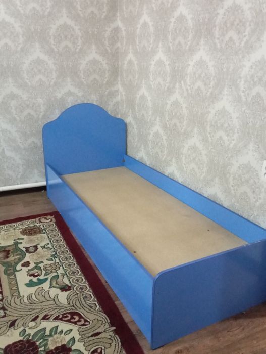 Кровать в хорошем состоянии