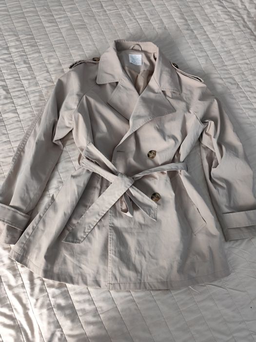 Тренчкот светло бежов размер L
