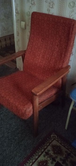 Кресла портативные,с деревянными поручнями,Стул с рельеф спинкой,столы