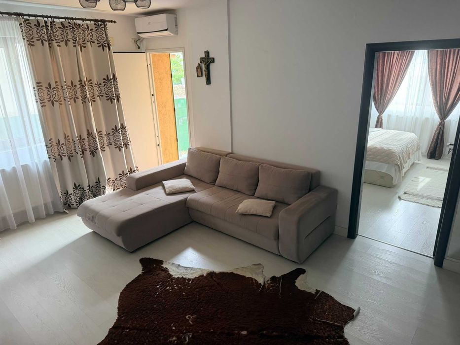 Apartament 3 camere, 2 băi + grădină + loc de parcare – 130.000 € negociabil