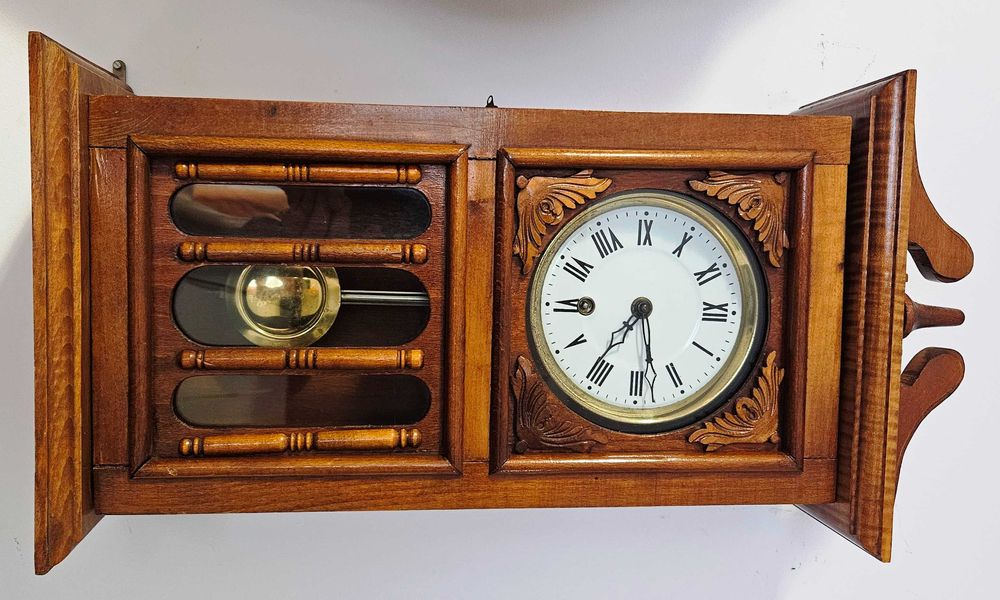 Ceas de perete cu pendula Victoria