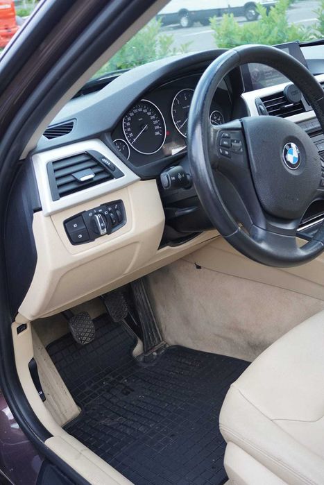 BMW 318d Touring F31 • 2014 • Panoramic • Interior crem