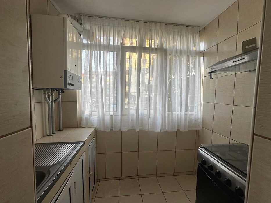 Apartament 3 Camere, Decomandat, Etaj 1, Lucian Blaga, intersecție cu Dem Rădulescu