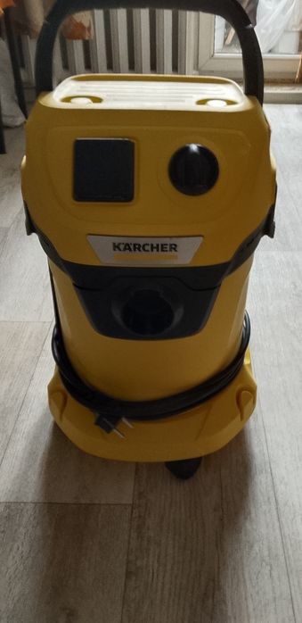 Продам пылесос Karcher.