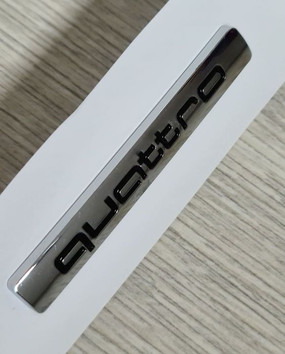 Emblema-Sigla-Logo-Stema-Quattro-Spate-Haion-Cromata-Neagra-Lucions-Argintie-Interior-Bord-Audi-A4-A5-A6-A7-A8-Q3-Q5-Q7-Q8-Sline