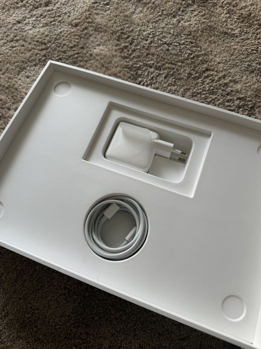 Macbook air m1 8/256gb Eac