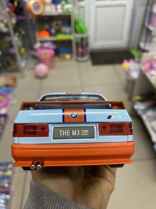 Металлическая машинка Bmw E30