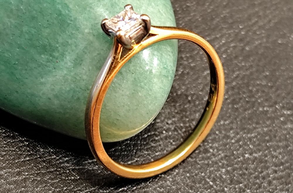 Златен Пръстен 18к / Диамант 0,24ct / F /