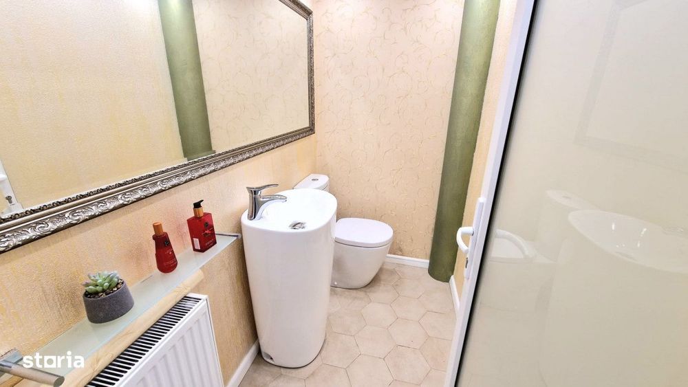 De inchiriat spatiu comercial central
